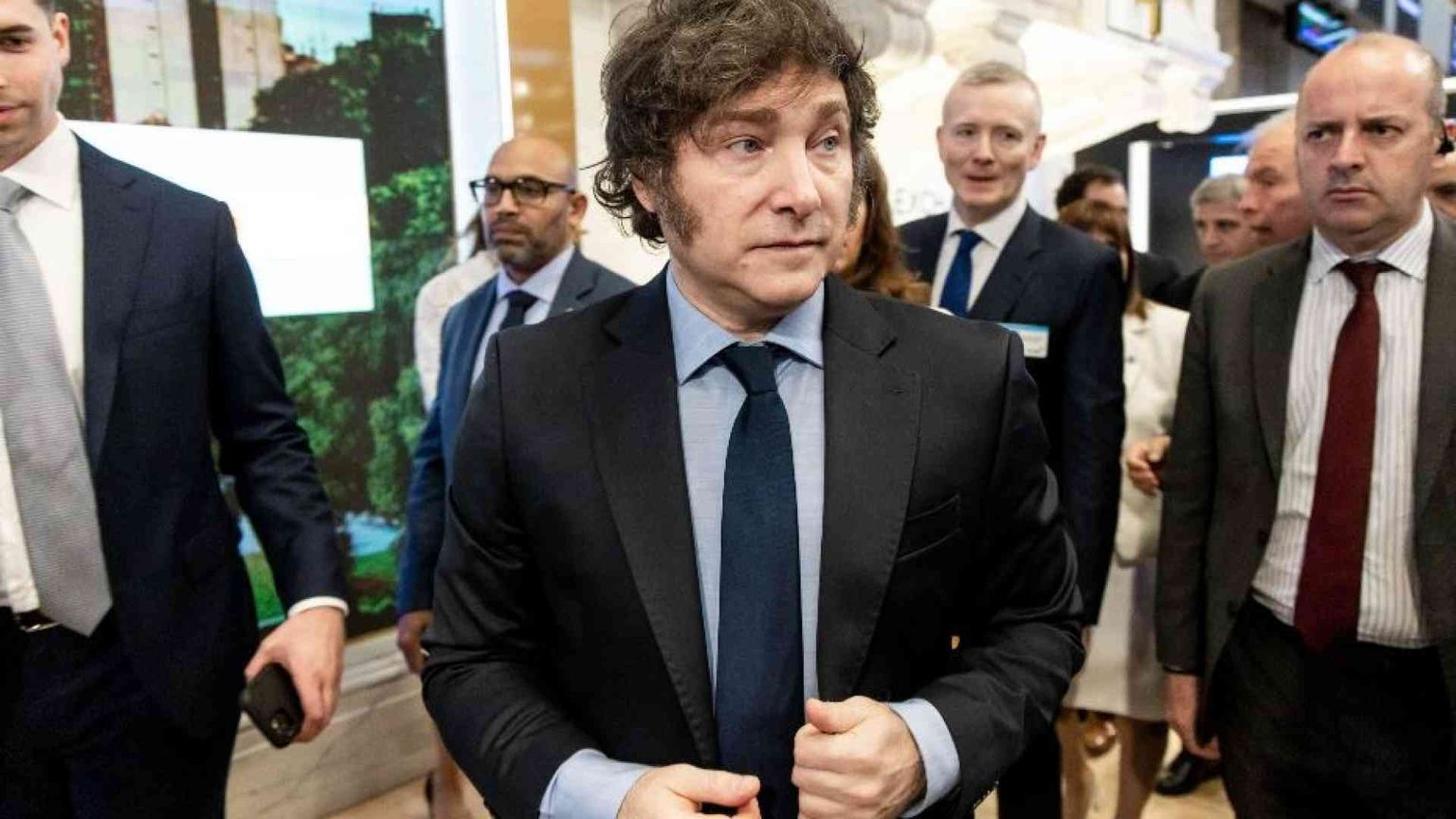 Milei cambia idea e retorica: andrò in Cina