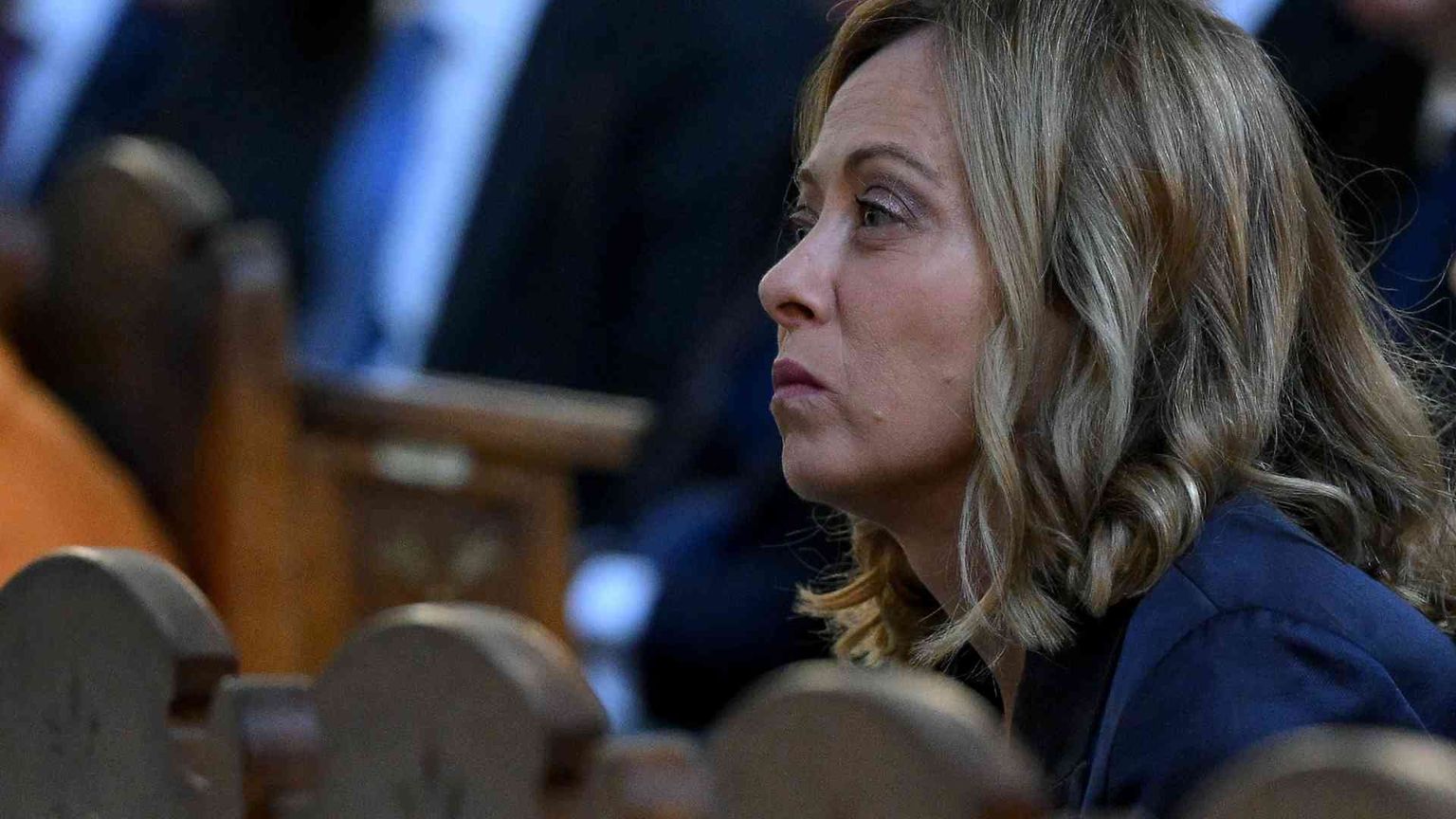 Meloni: «Ricordare e condannare. Pagina drammatica»