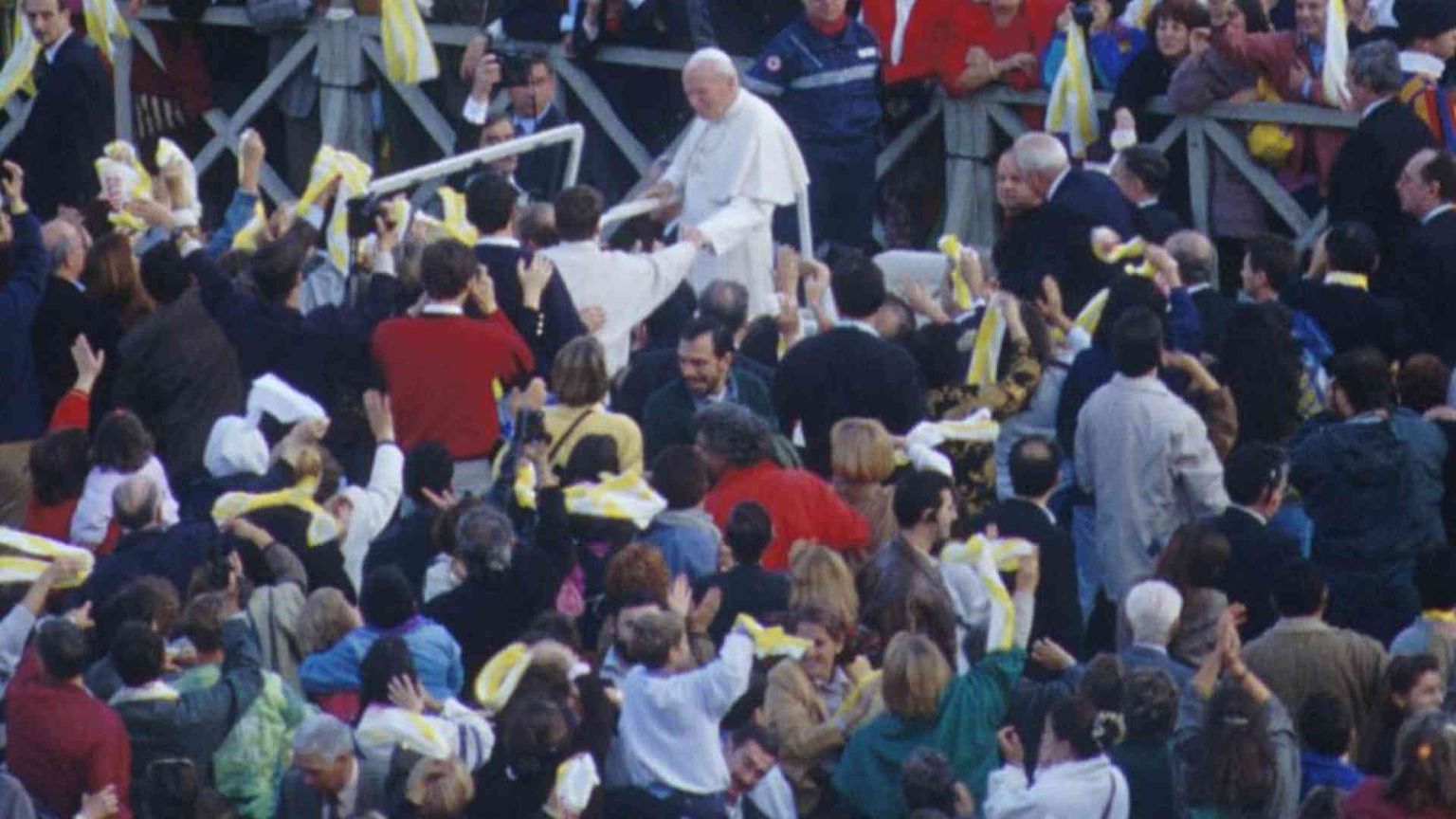 Trent'anni fa l'appello di Giovanni Paolo II: "Famiglie scendete in campo"
