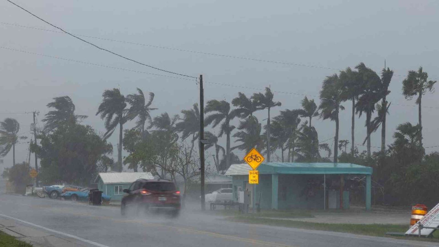 L’uragano Milton fa tremare l’America: «Fuggite, può avere effetti disastrosi»