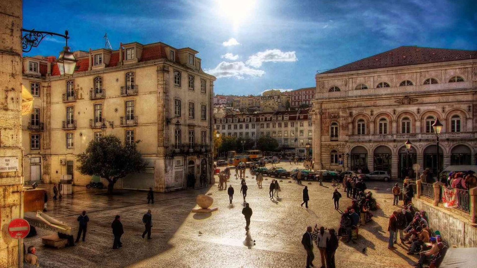 Dieci anni (quasi) senza tasse: Lisbona prova a trattenere i giovani in fuga
