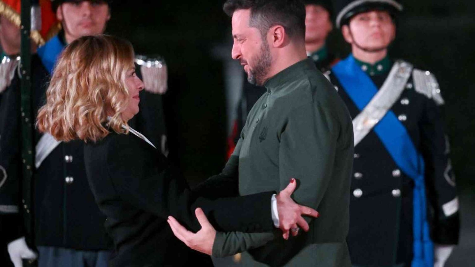 Zelensky porta il suo piano anche a Roma. Meloni: «Fermo sostegno a Kiev»