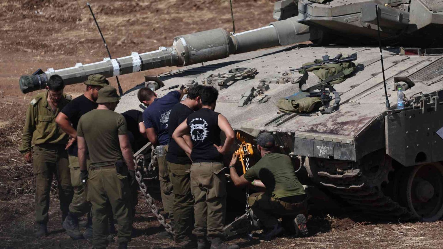 I 130 che hanno detto «signornò» perché «questa non è più guerra di difesa»