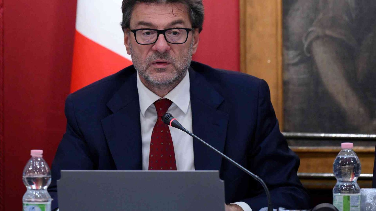 Giorgetti: nessuna nuova tassa, risponderemo con i fatti