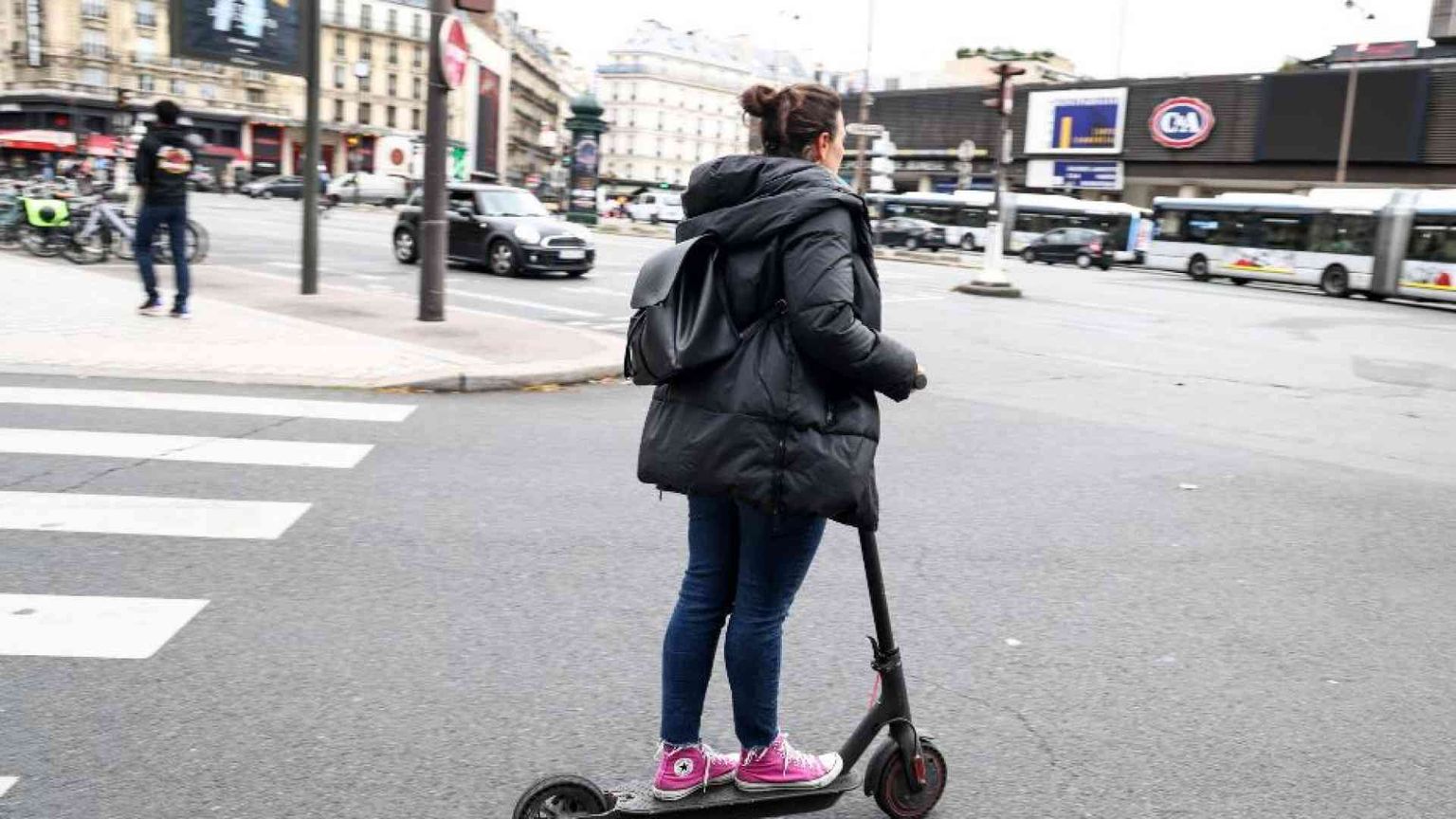 Caos due ruote a Parigi. Il prefetto: servono regole