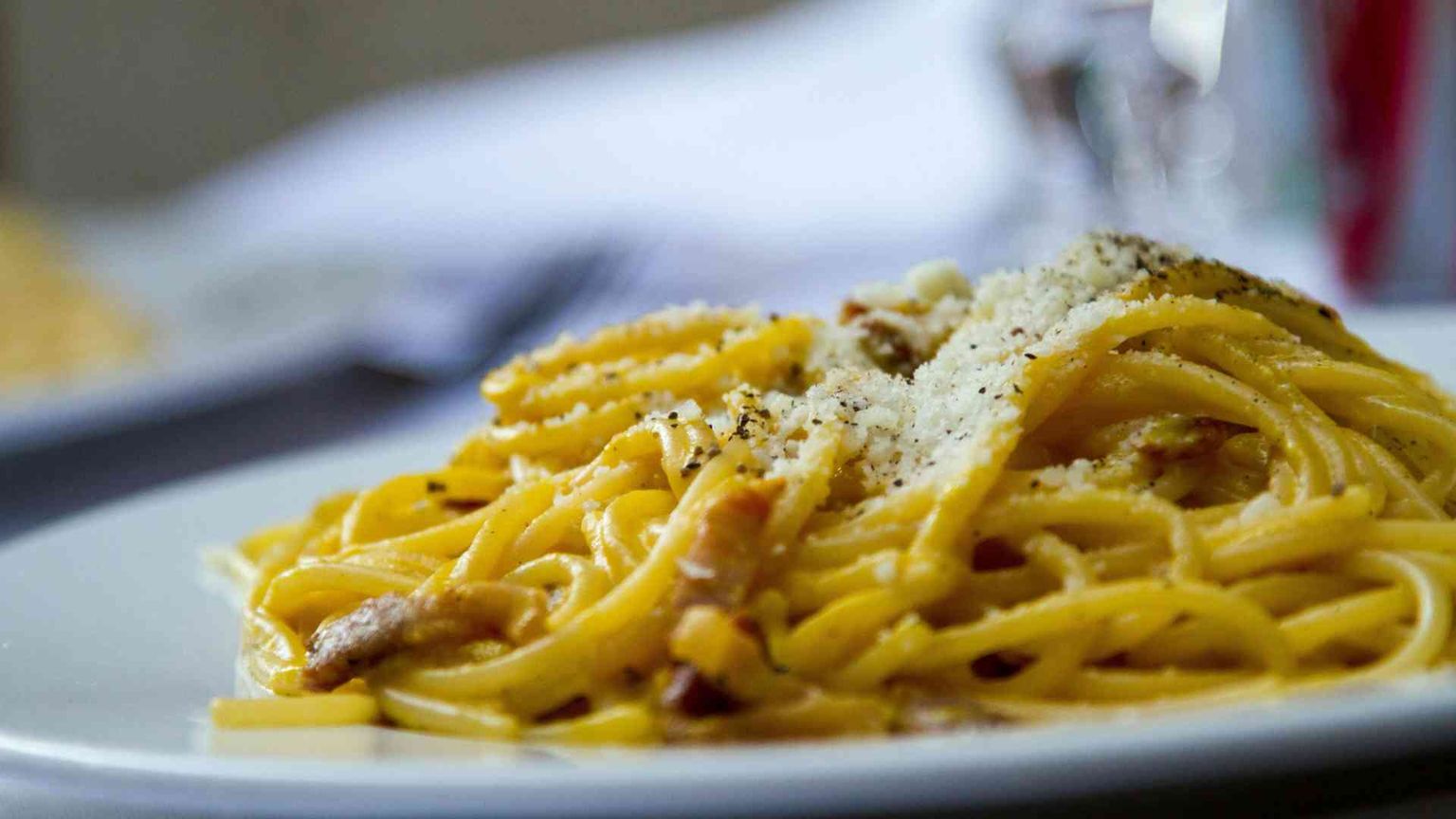 In Italia i turisti cercano la carbonara