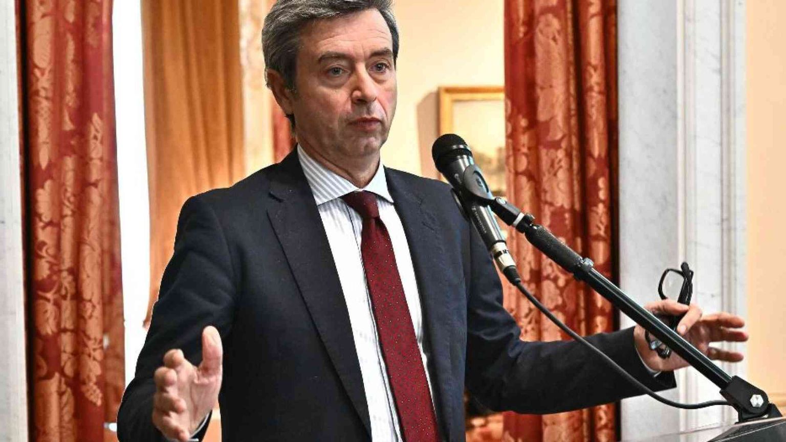 Orlando (centrosinistra): «Basta con le oligarchie del passato»