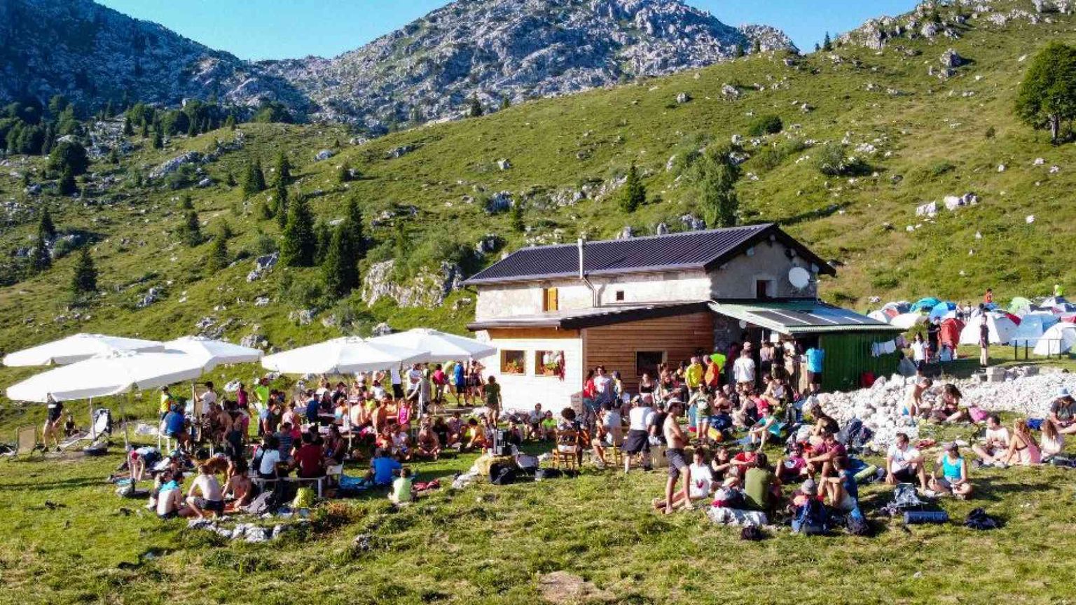 In Val Serina il rifugio che aiuta la Bolivia