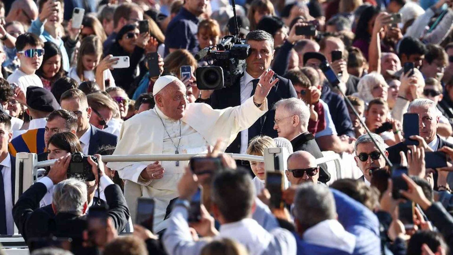 Papa Francesco: nella guerra tutti perdono, prime vittime bambini e famiglie