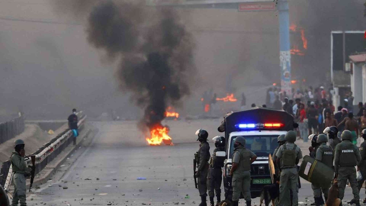 Mozambico, l'opposizione chiama allo sciopero generale