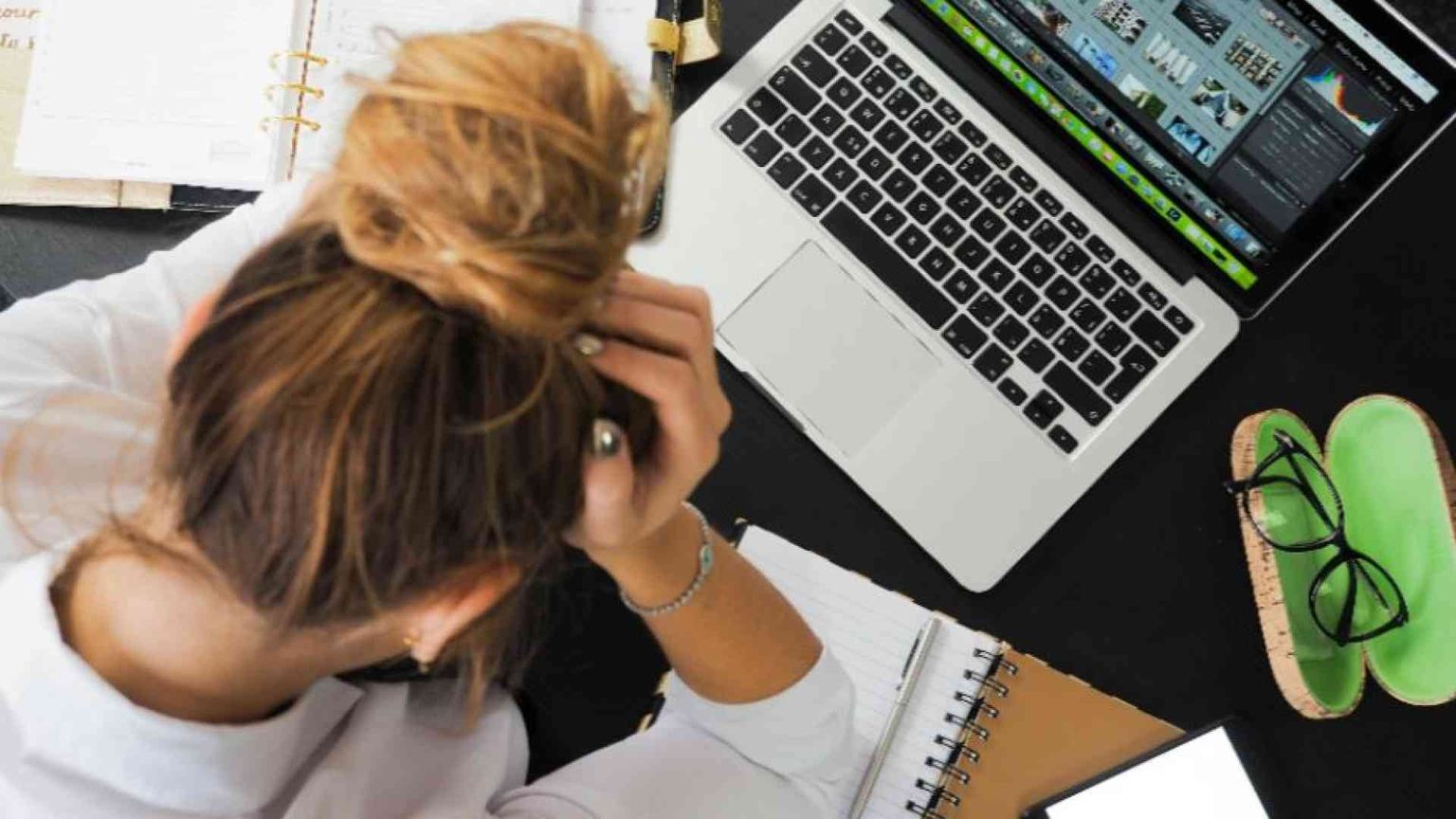 Le nuove tecnologie ci aiutano sul lavoro ma possono stressarci