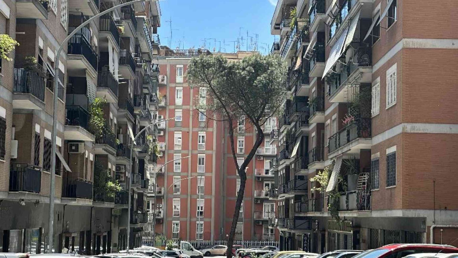 La casa è diventata un sogno impossibile. E le famiglie vanno in affitto