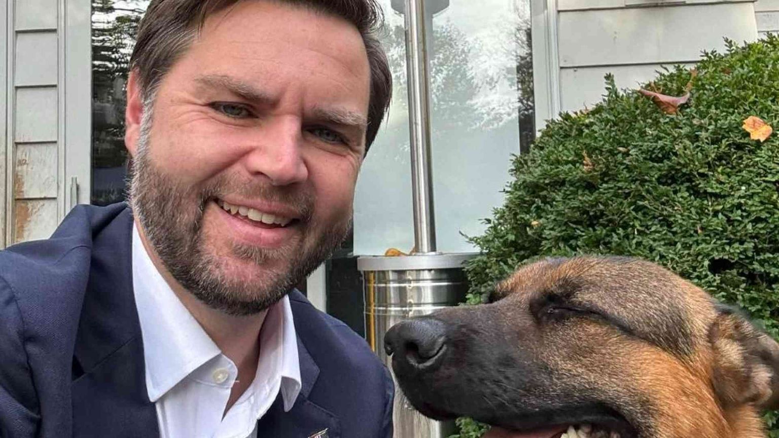 Chi è Vance, il numero 2 alla Casa Bianca che definì Trump un idiota