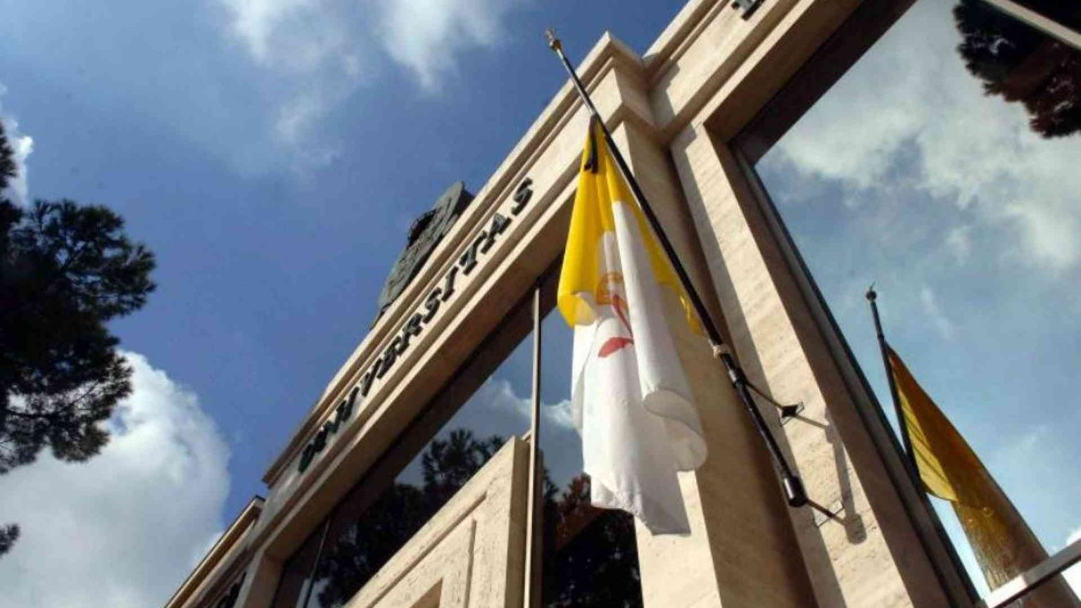 «Laici, ricchezza per la missione di un'università pontificia»