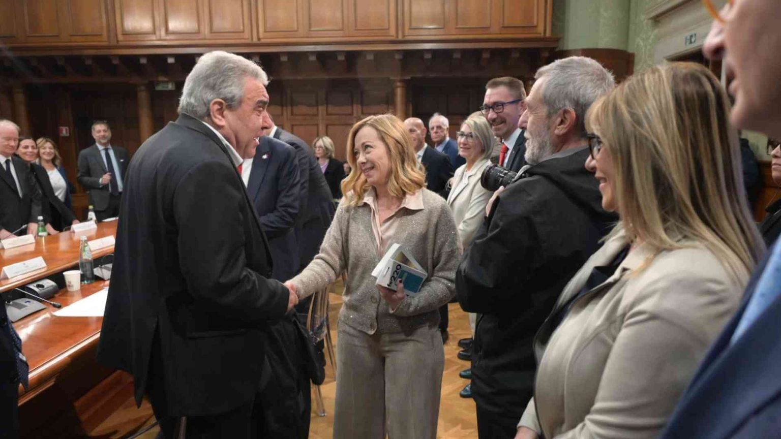 Meloni e i sindacati si parlano, ma non si intendono: sciopero confermato