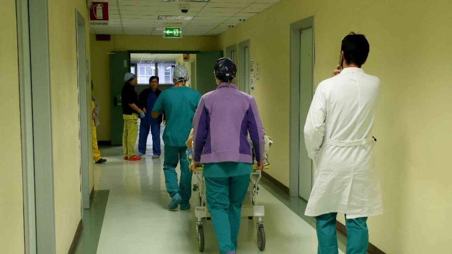 «Gli infermieri devono poter fare carriera, gli arrivi dall'estero non bastano»