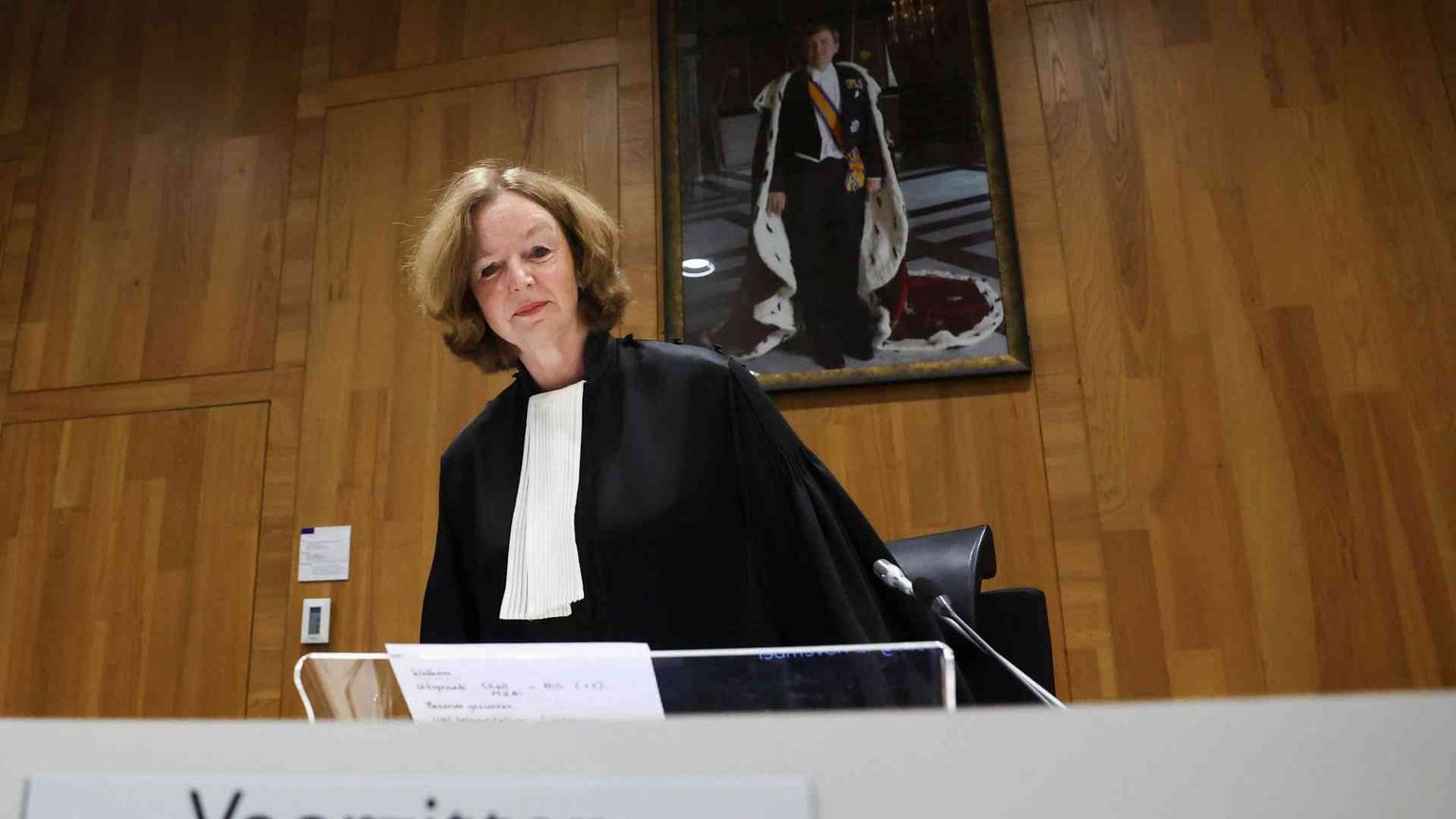 Shell dovrà tagliare le emissioni, ma non del 45% entro il 2030