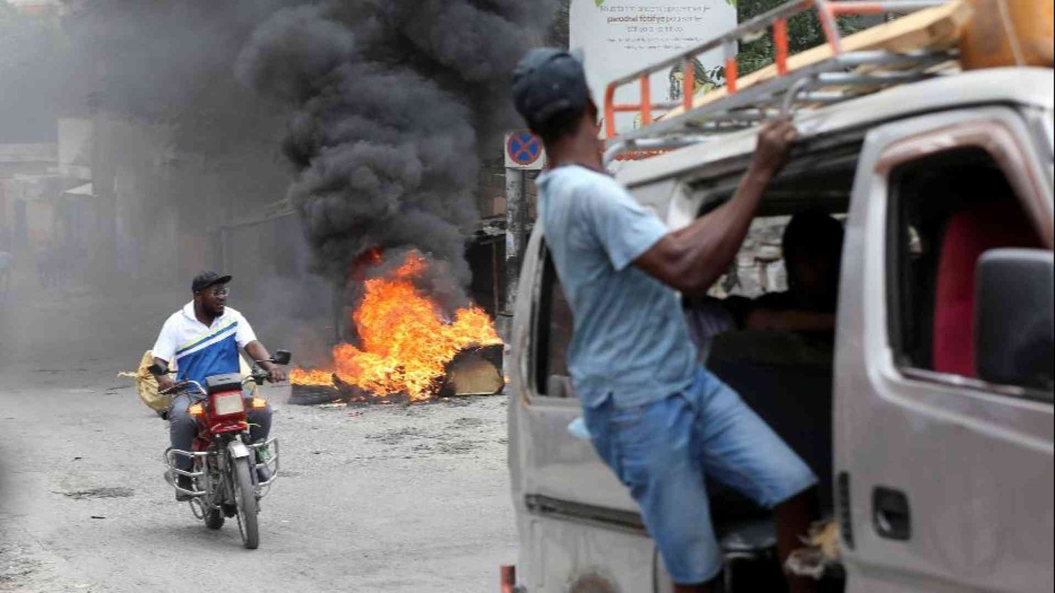Attacco all'ambulanza di Medici senza frontiere, la polizia uccide due pazienti