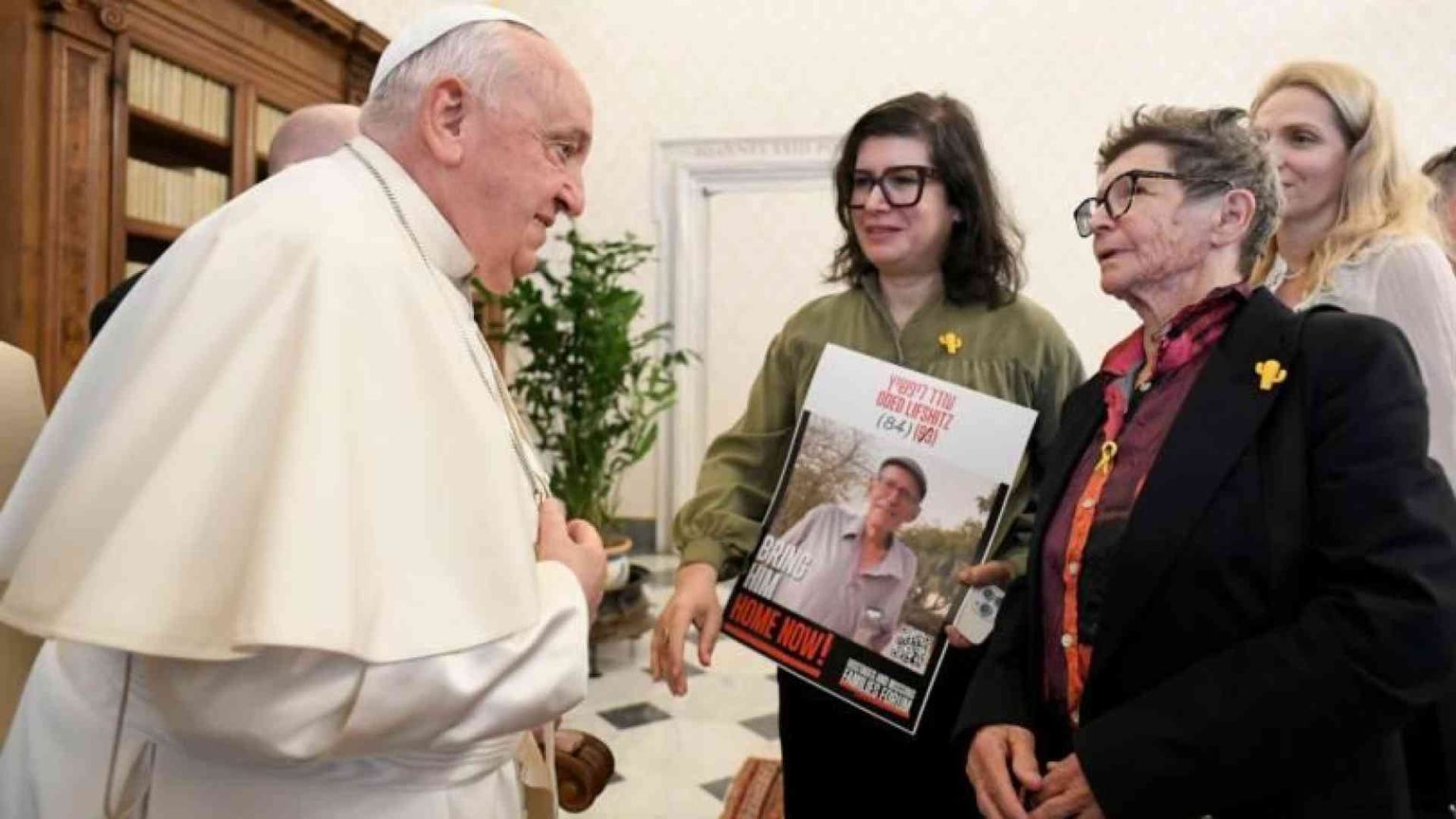 Dal Papa gli ex ostaggi rapiti da Hamas. Netanyahu deporrà il 2 dicembre