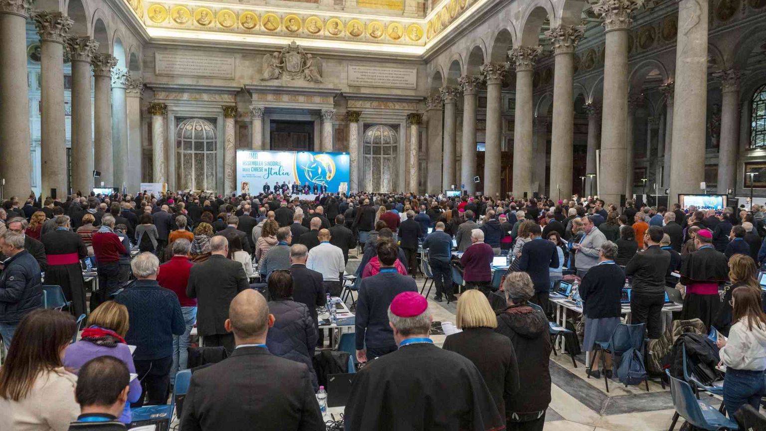 Il Papa: «Preparare il futuro senza paure». Zuppi: «Impegno per il Paese»