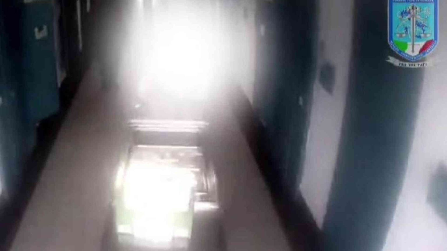 Il carcere delle torture: «Detenuti spogliati e seviziati». Indagati 25 agenti