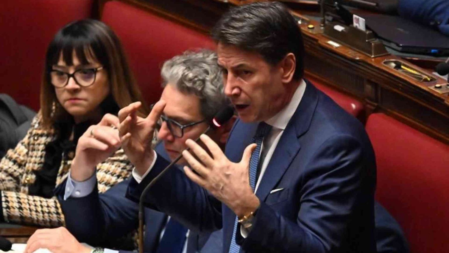 Conte indica l’area progressista. Ma in Aula Pd e 5s votano divisi