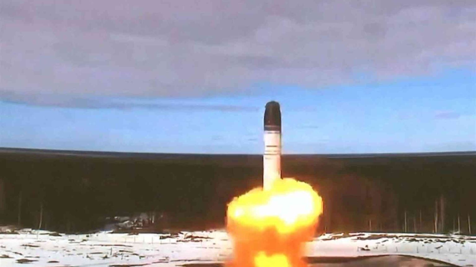 Putin risponde agli Usa e minaccia l'Europa. E accusa Biden di sabotare Trump