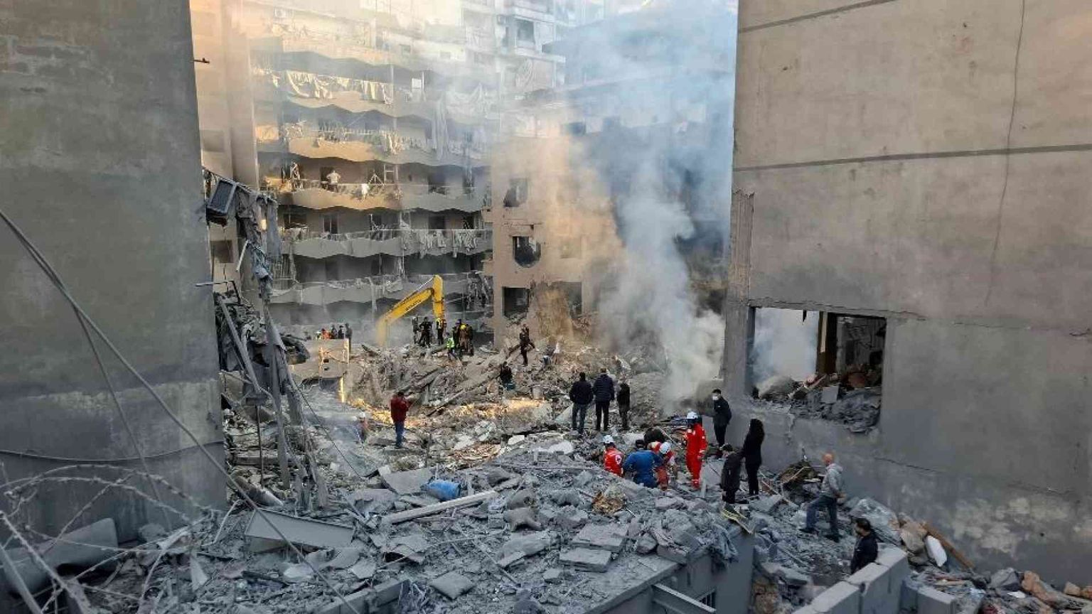 Bombe sul centro di Beirut: 12 morti. Nel mirino il capo militare di Hezbollah
