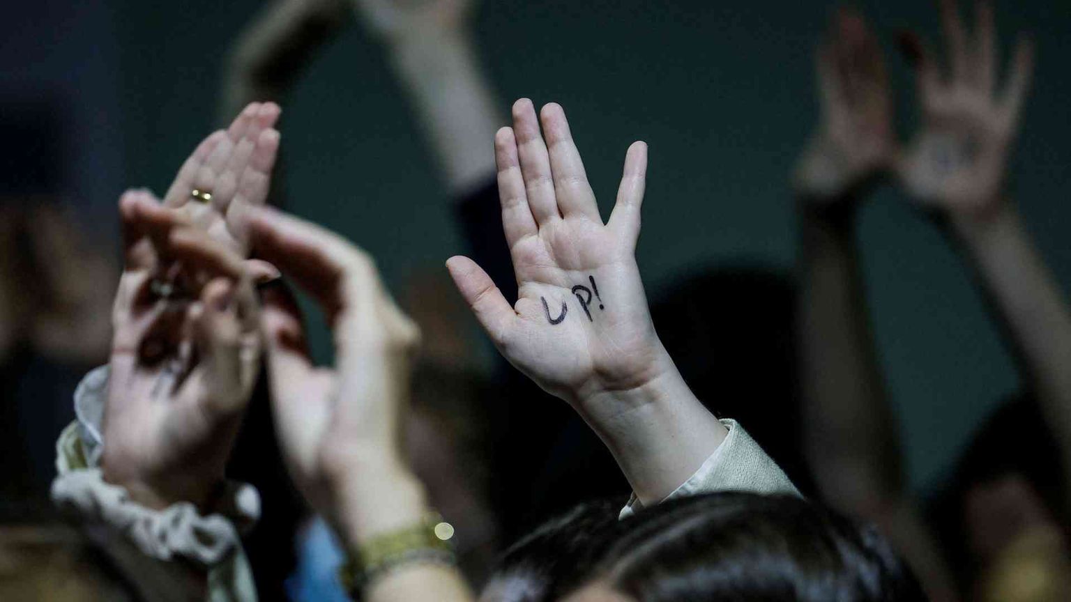 Il caos della Cop29: «Non c'è azione per il clima dove non c'è pace»