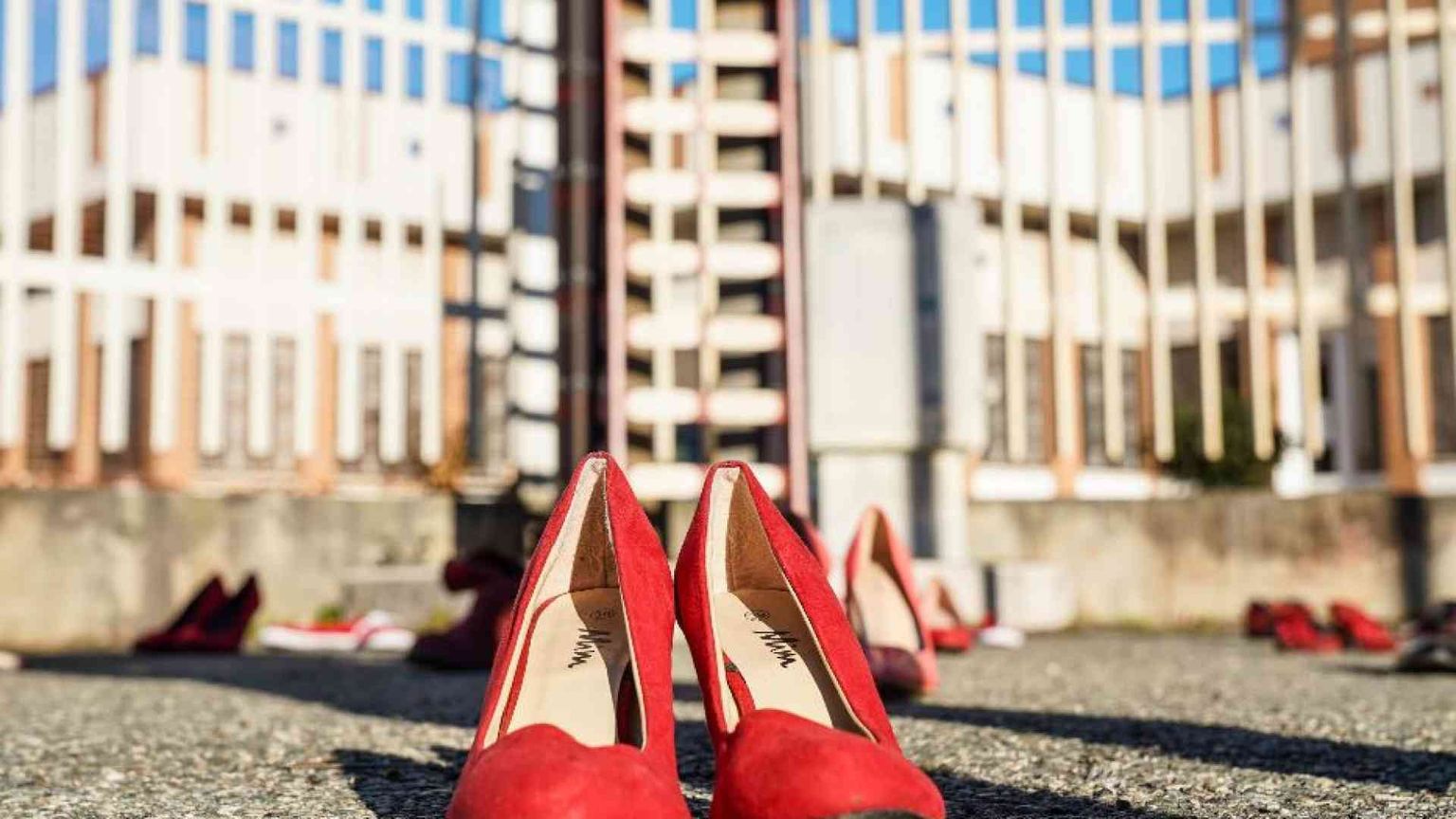 Lucia, Ambra e le altre: «Vi raccontiamo le nostre storie di violenza»