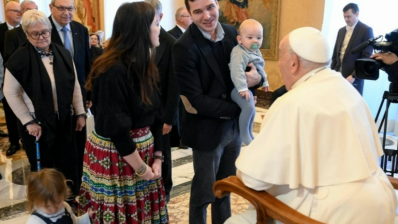 Il Papa: la vita va accompagnata al suo termine naturale
