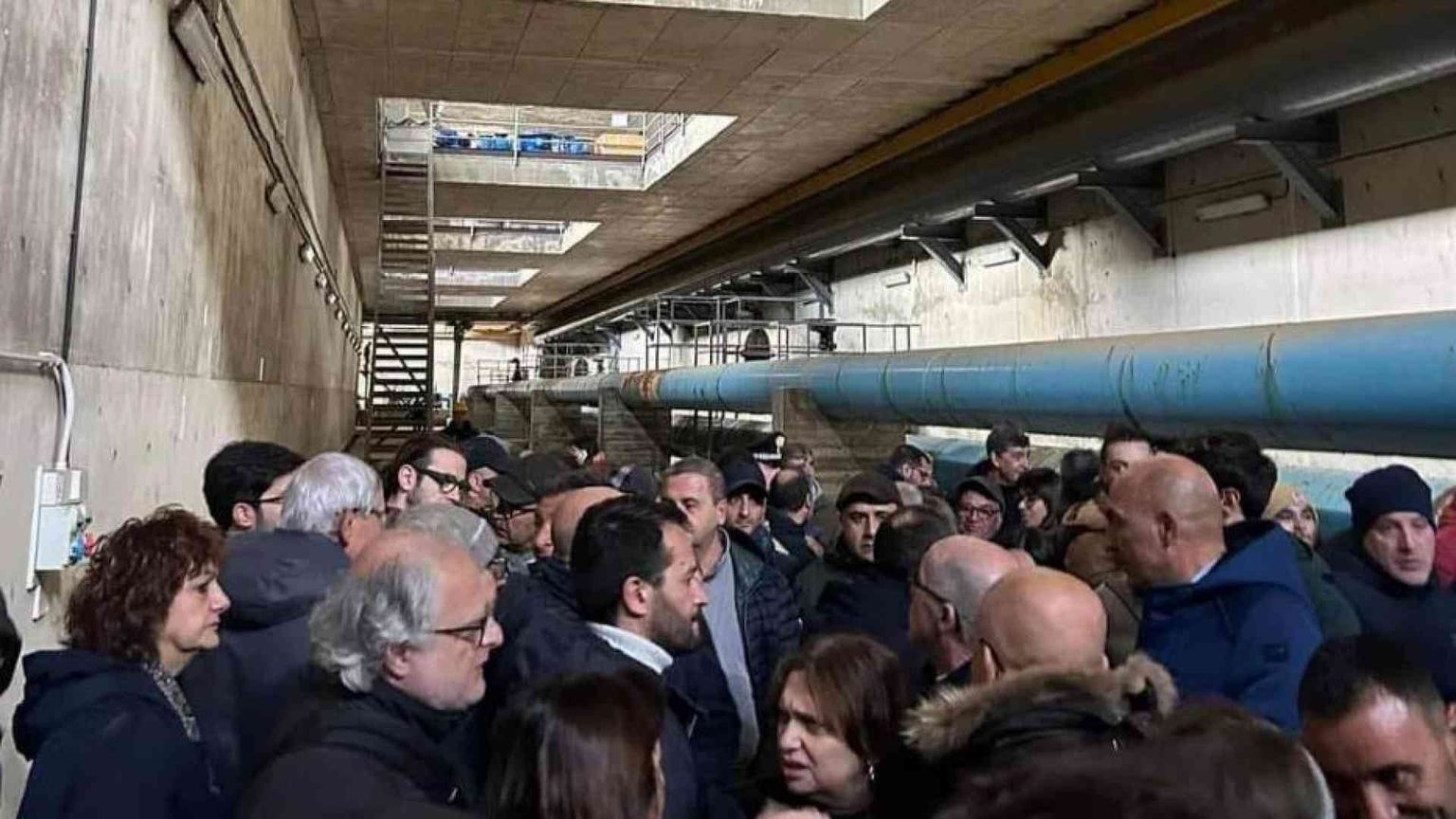 I sindaci ennesi chiudono il rubinetto. È cominciata la guerra dell'acqua