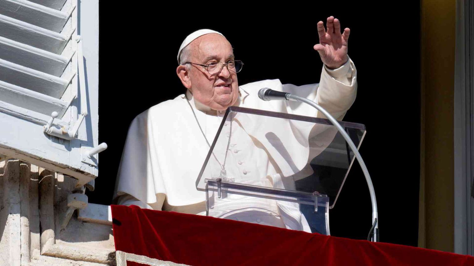 Il Papa: «La guerra un orrore, l'Avvento ci alleggerisca i cuori»
