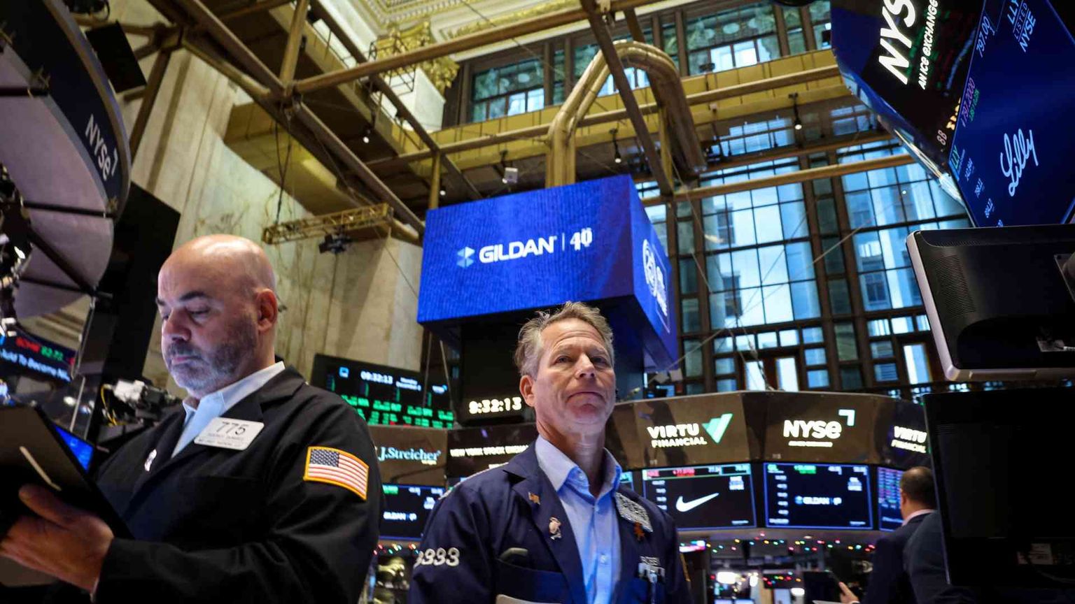 Il bitcoin vola oltre i 100mila dollari: cosa significa (e il ruolo di Trump)