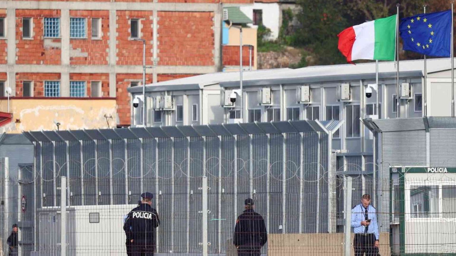 La “dolce vita” degli agenti in Albania riaccende le accuse sugli sprechi