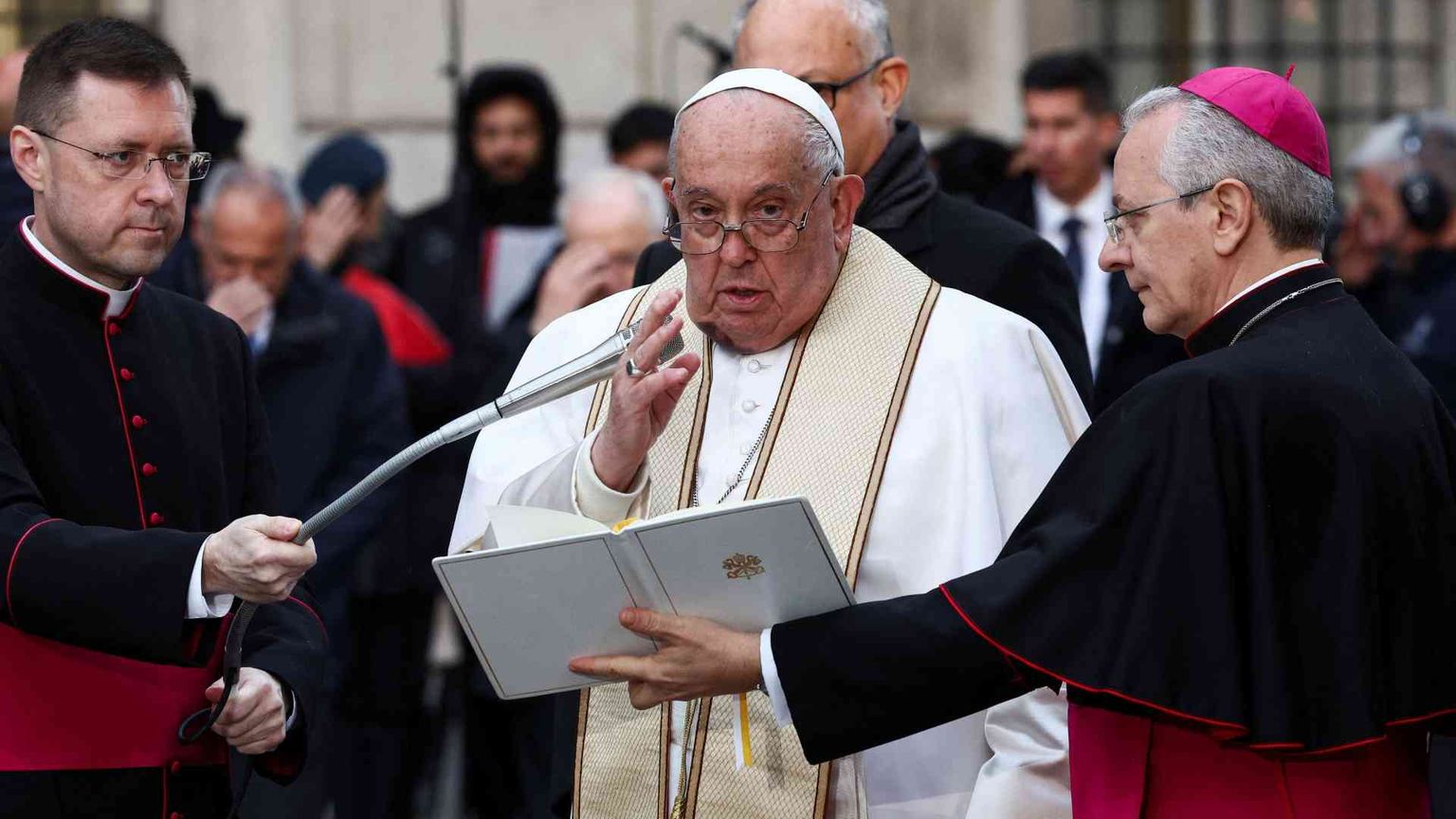 Il Papa: «Per il Giubileo curiamo i cantieri dell'anima»