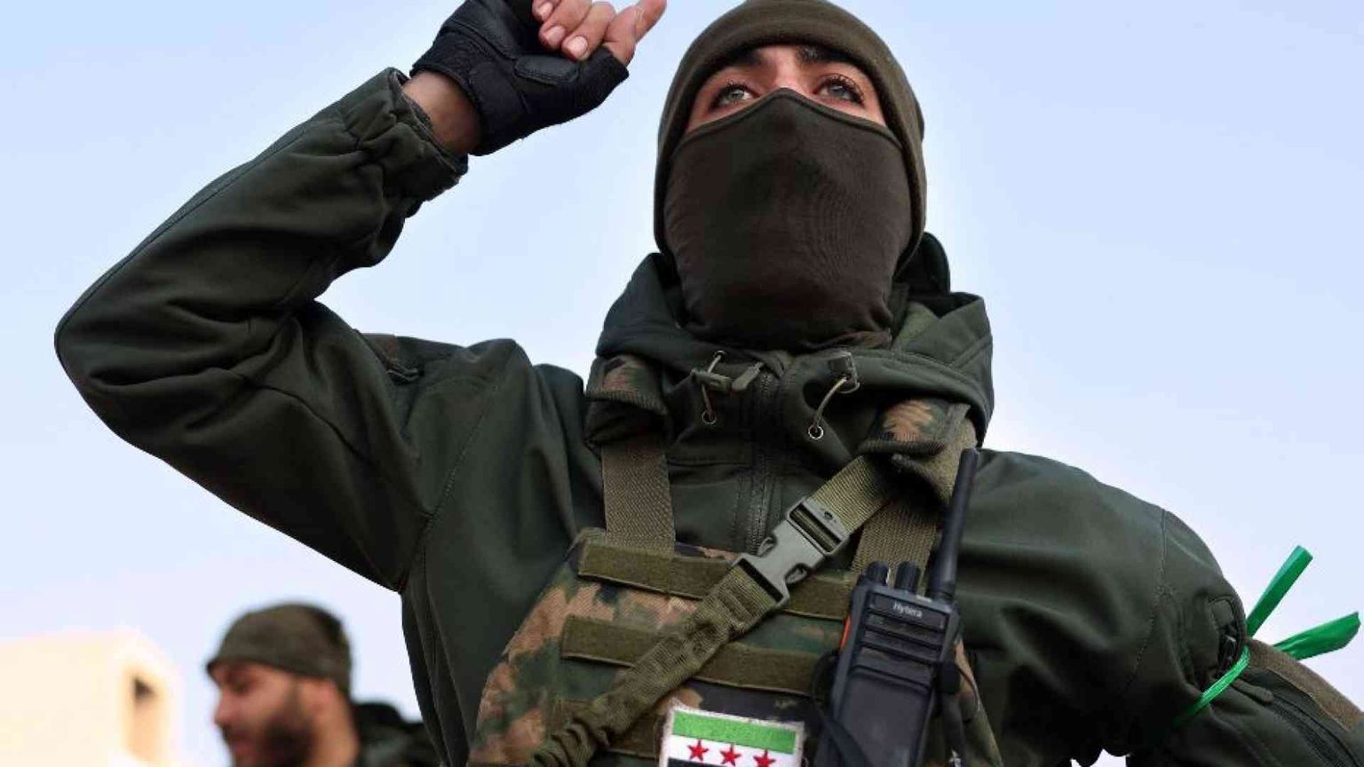 La forza tecnologica e tattica di ribelli e miliziani spiega il loro successo