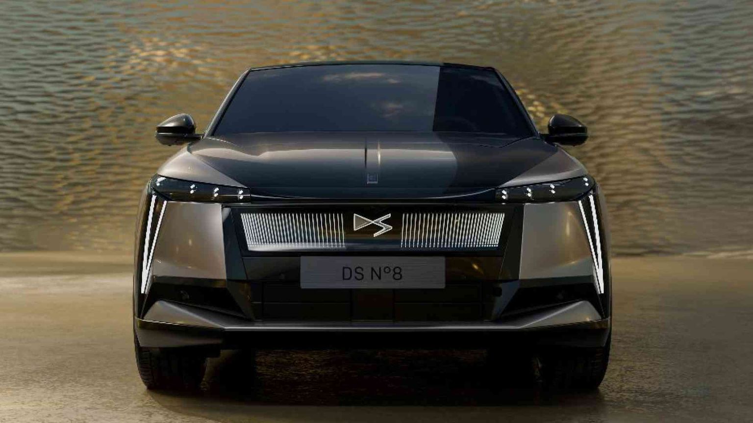 DS N°8, ecco com'è la lussuosa elettrica francese costruita a Melfi