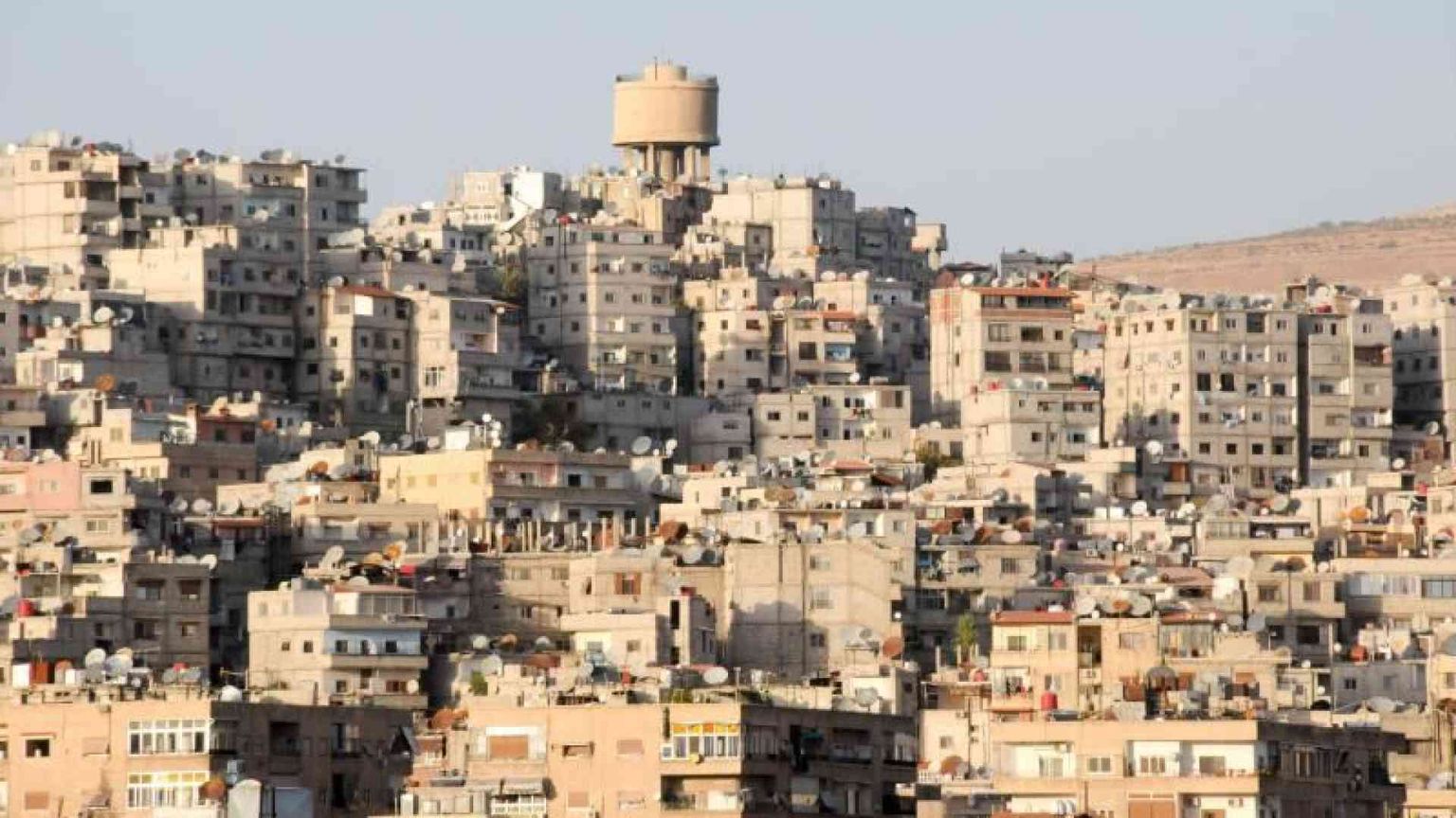 Dal fratello ai ministri, il fuggi-fuggi dei gerarchi di Assad: dove sono ora