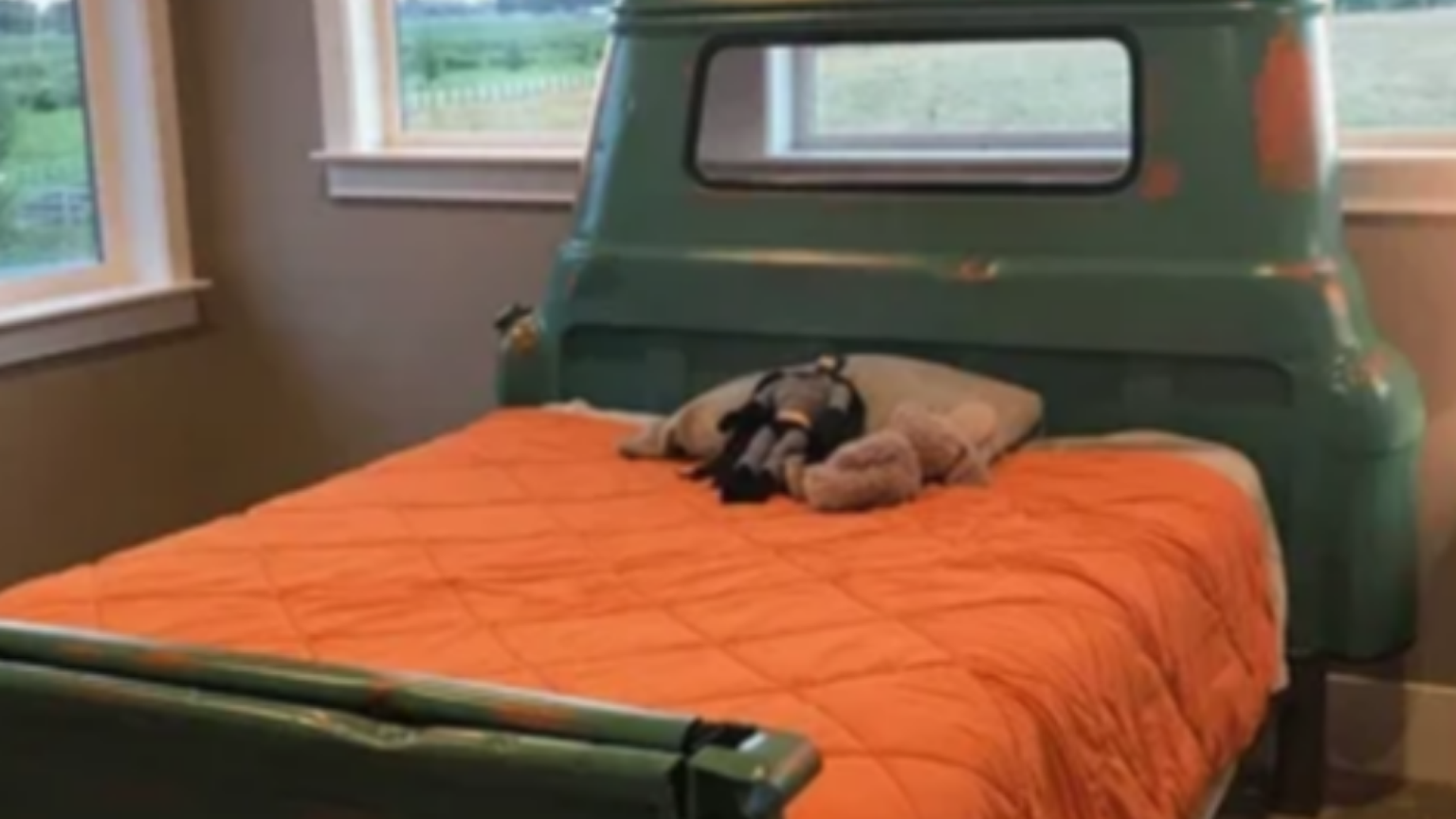 Letti, cinture, scarpe: la seconda vita dell'automobile grazie al riciclo