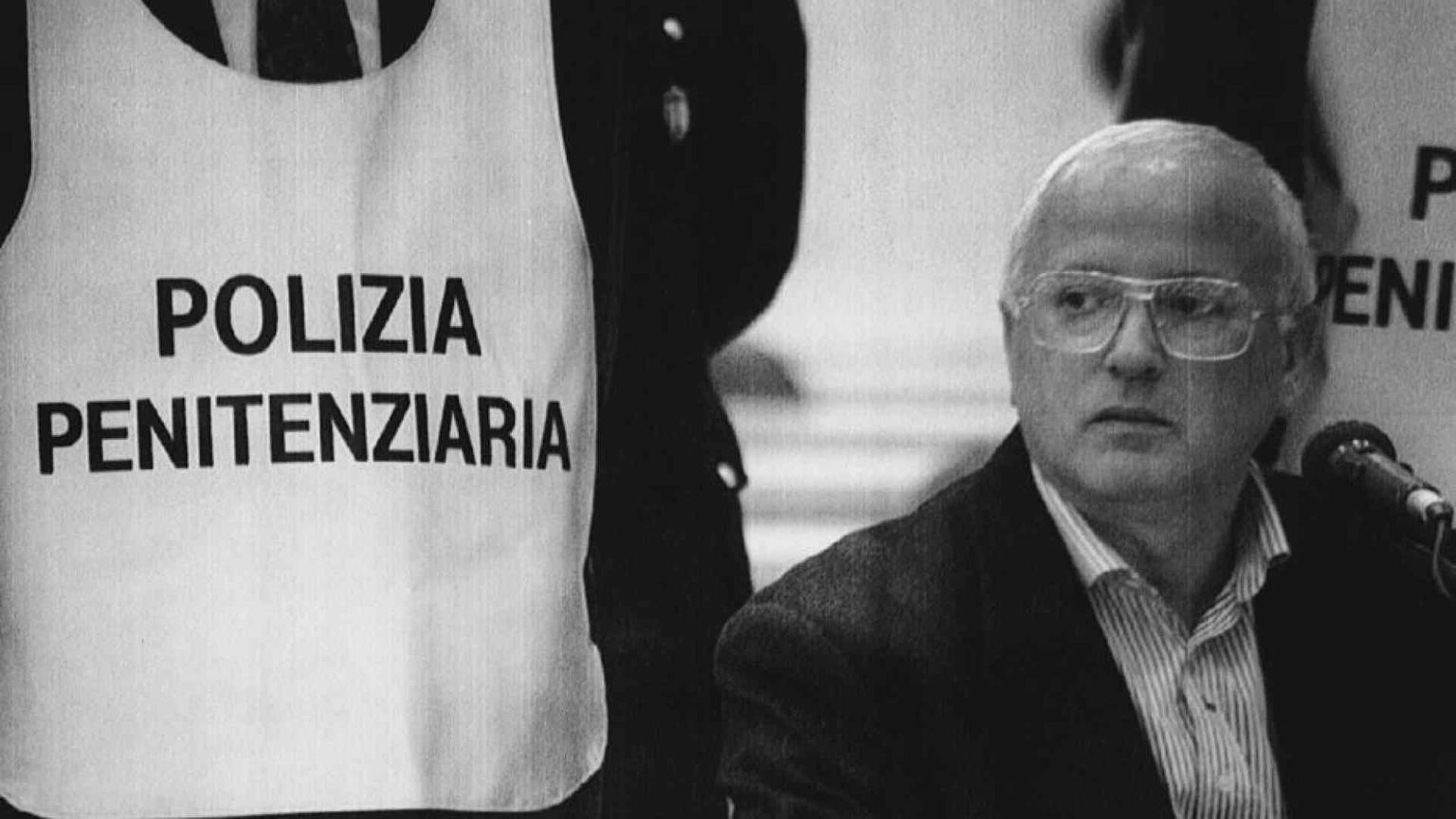 La vedova di Cutolo e l'amore. Ma no, da lui abbiamo ricevuto solo male