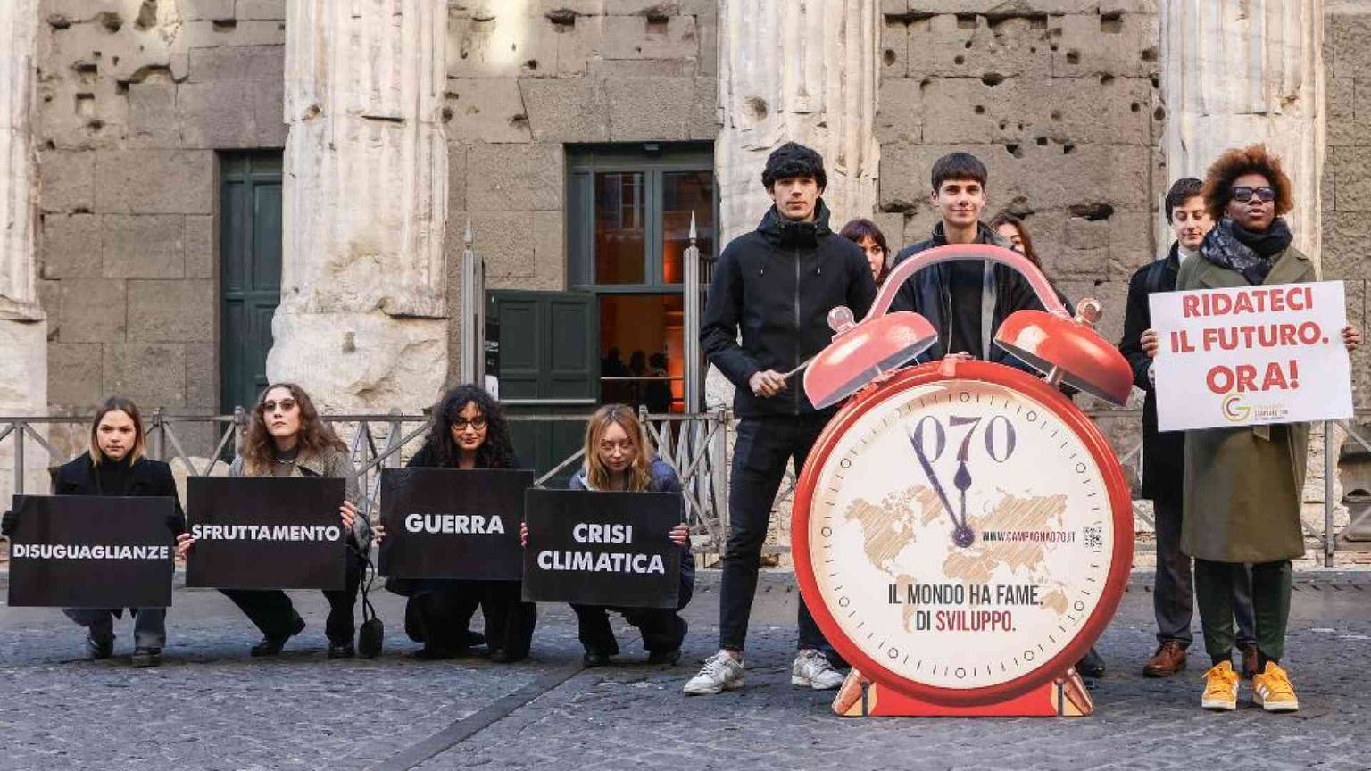 L'Italia non aiuta più lo sviluppo: l'allarme delle Ong