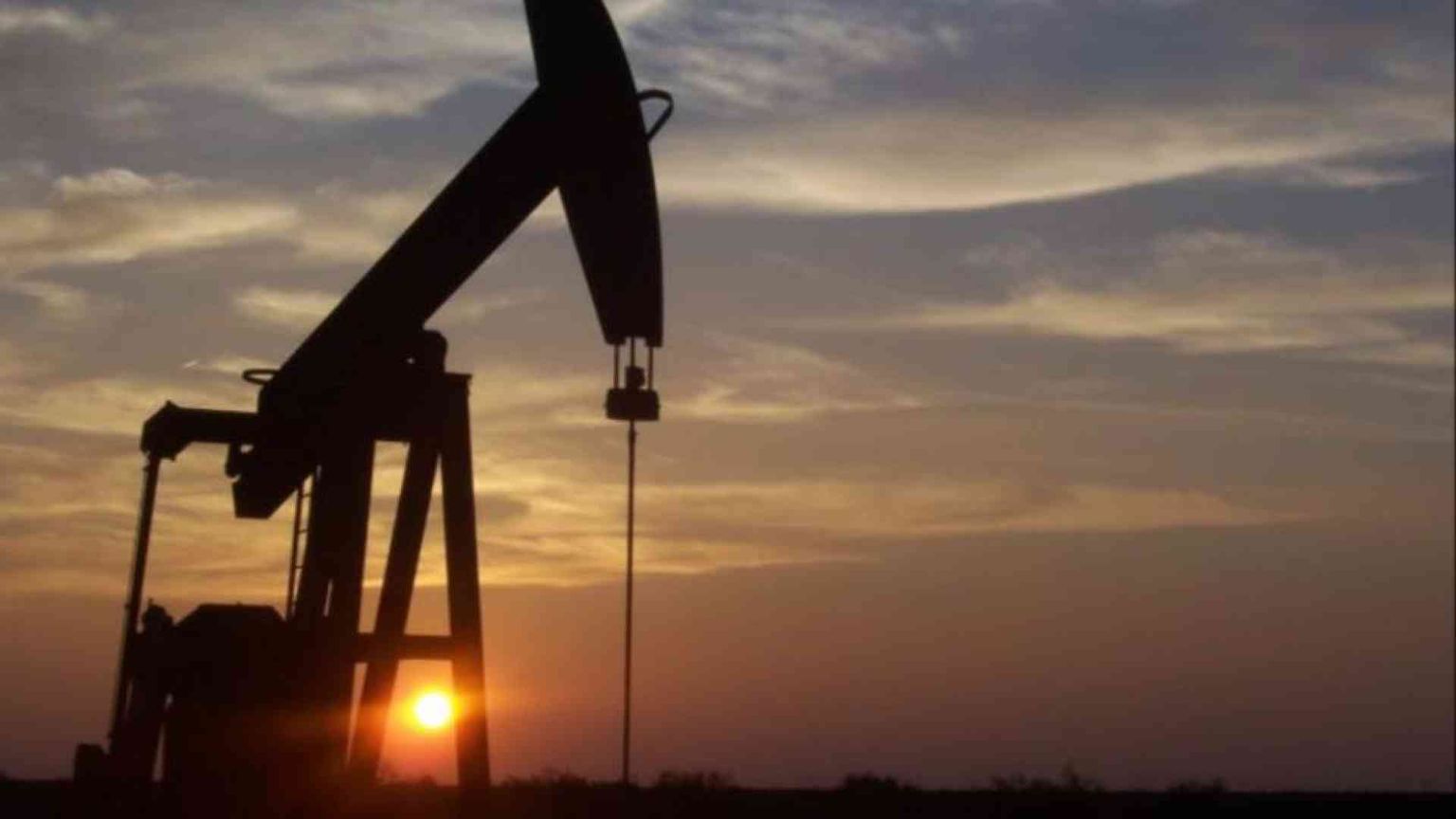 Retromarcia dei colossi dell’energia: tornano a investire sulle fonti fossili
