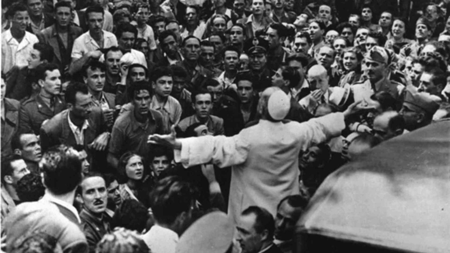 La voce in radio di Pio XII indica ai popoli la strada democratica