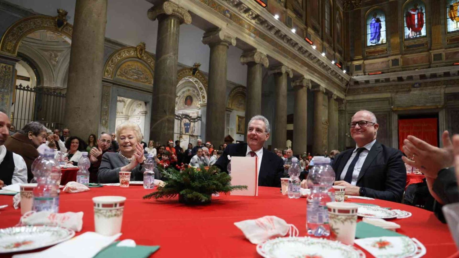 Sant'Egidio & co: i pranzi solidali di Natale per i poveri in tutta Italia