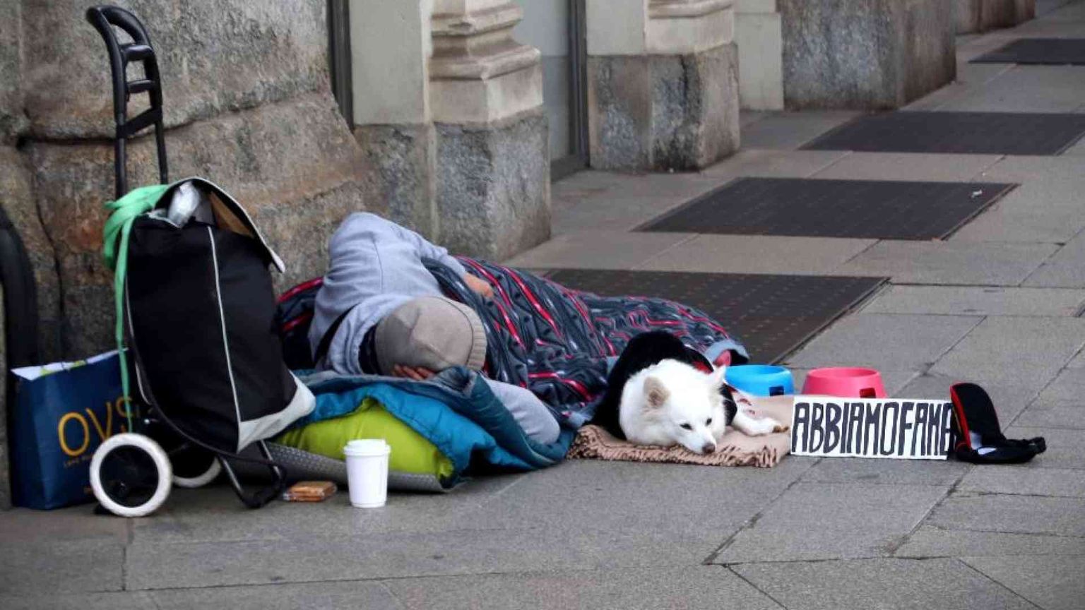 Morire da soli nelle feste: tre senza tetto deceduti in tre giorni