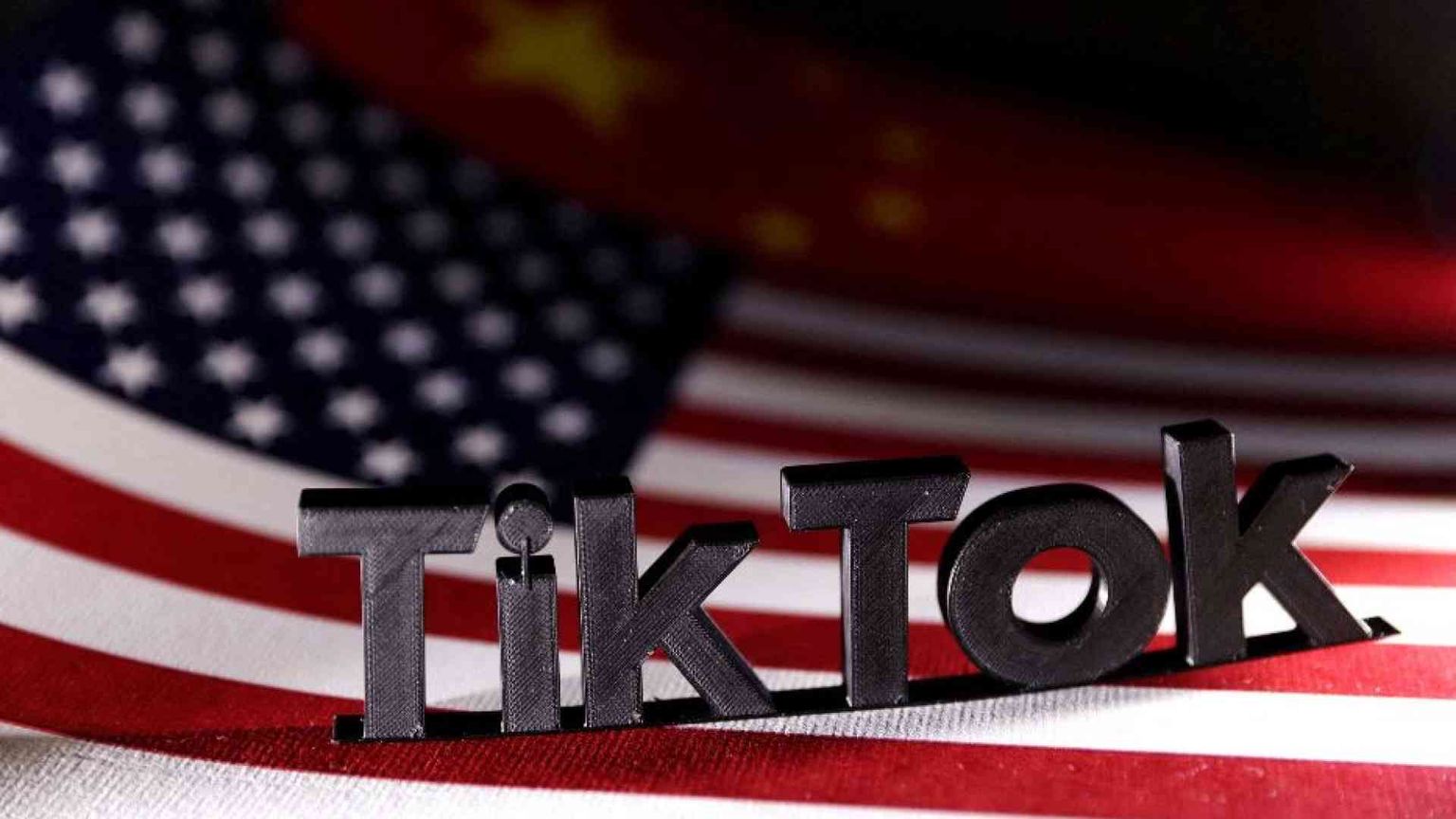 Perché Trump chiede di sospendere il blocco di TikTok previsto a gennaio