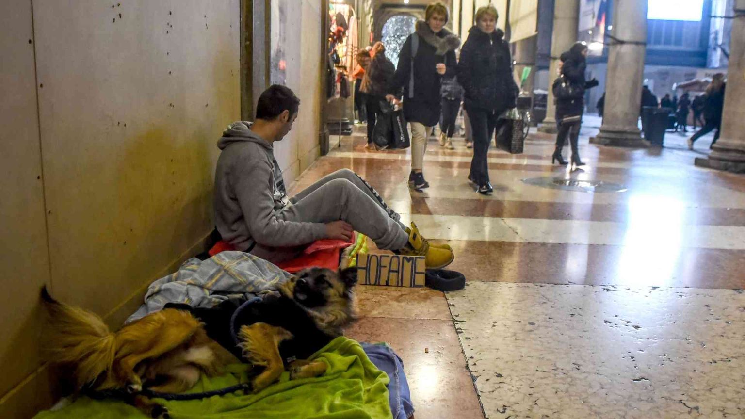 Perde lavoro e casa, la legge salva-suicidi evita il peggio