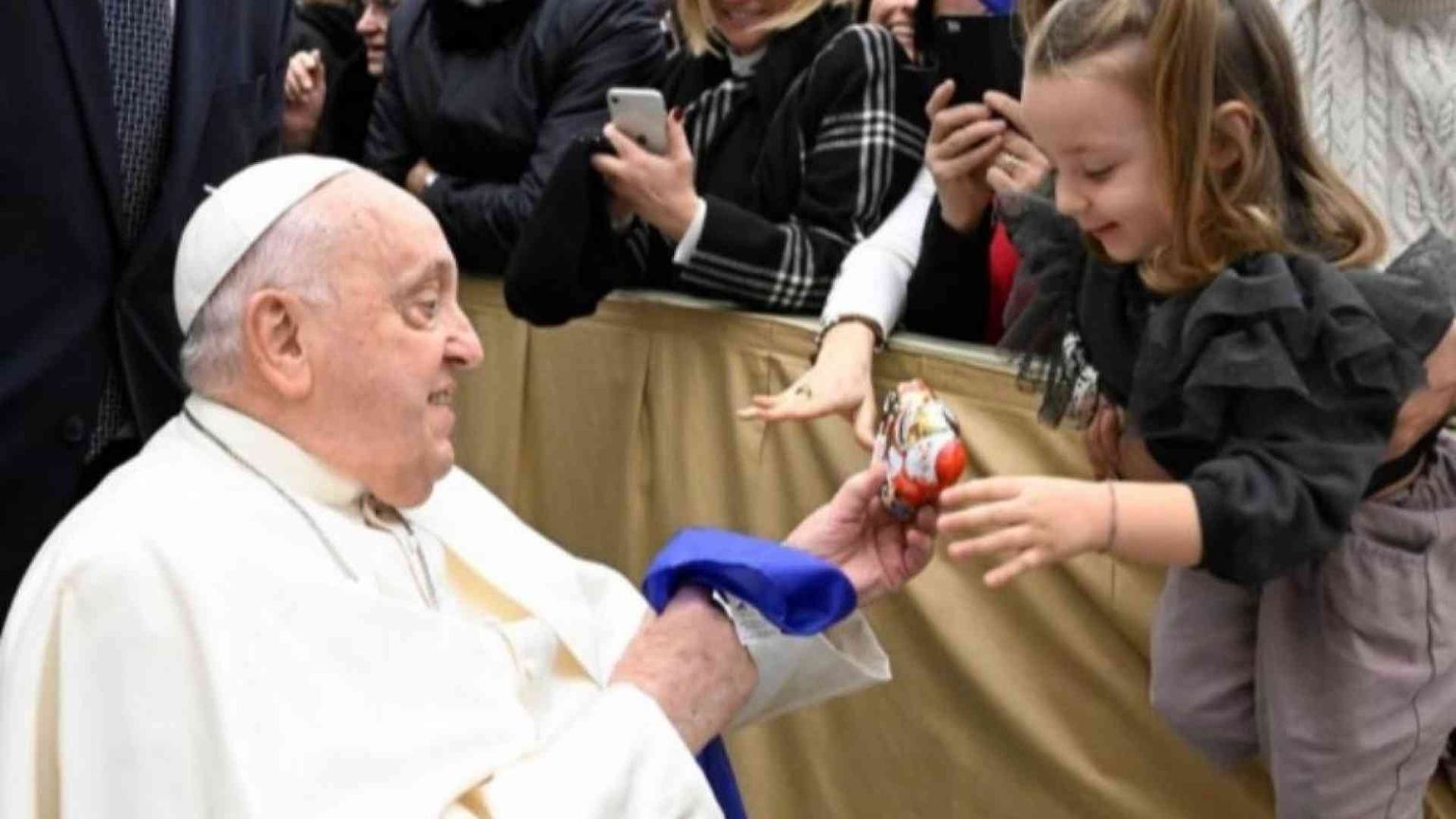 Il Papa: no al bullismo a scuola, prepara alla guerra