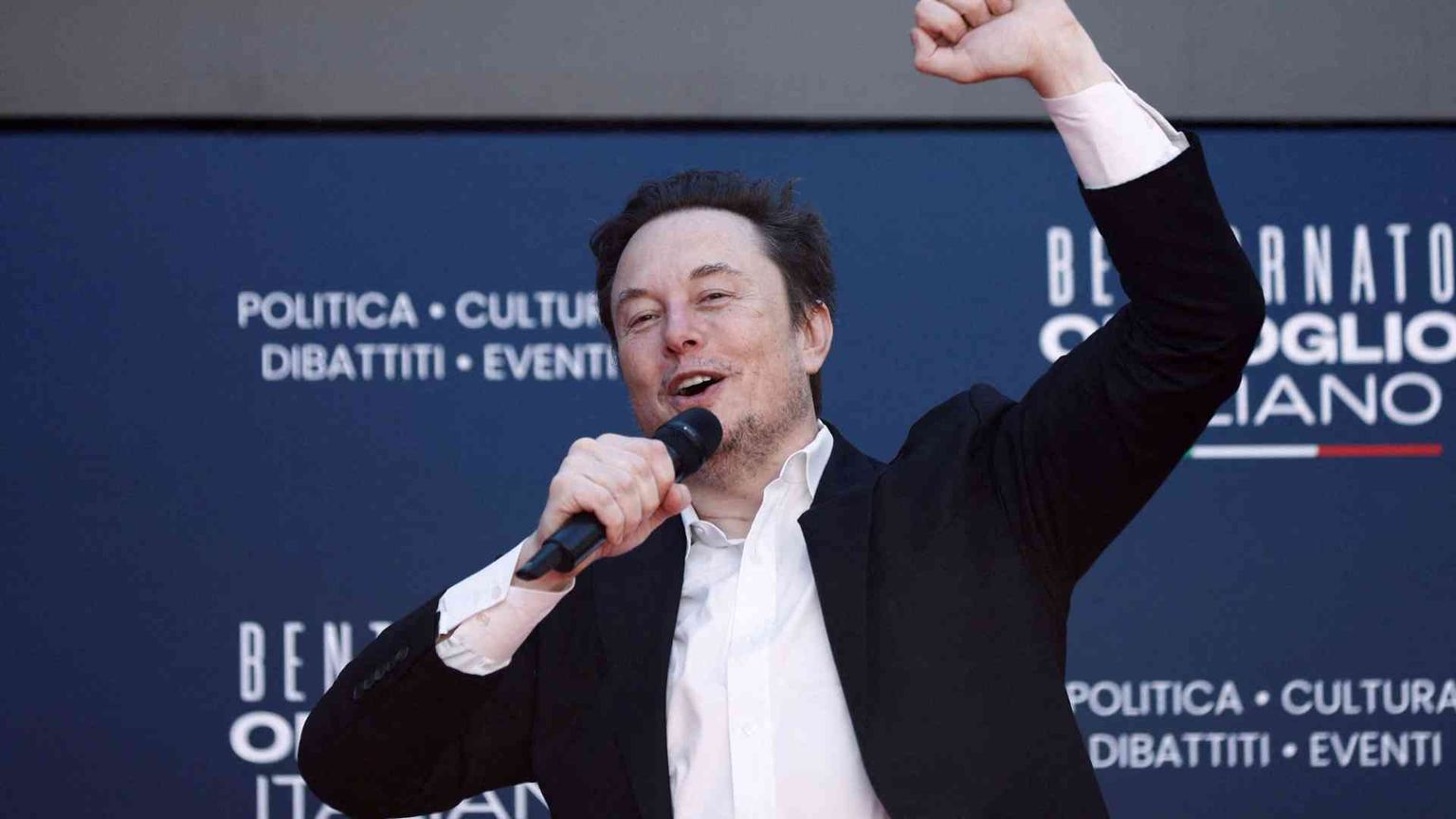 Musk parte dalla Lombardia: al via il bando di gara per il Web via satellite